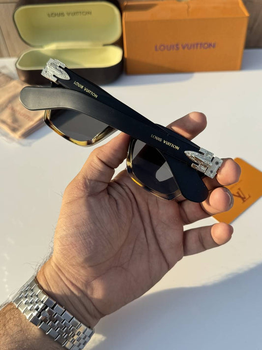 Louis_vuitton_1139_black_tiger